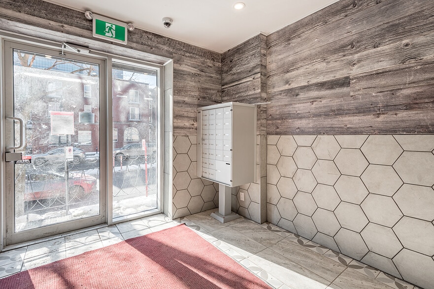 1085 St Berri, Montréal, QC for sale - Lobby - Image 3 of 5