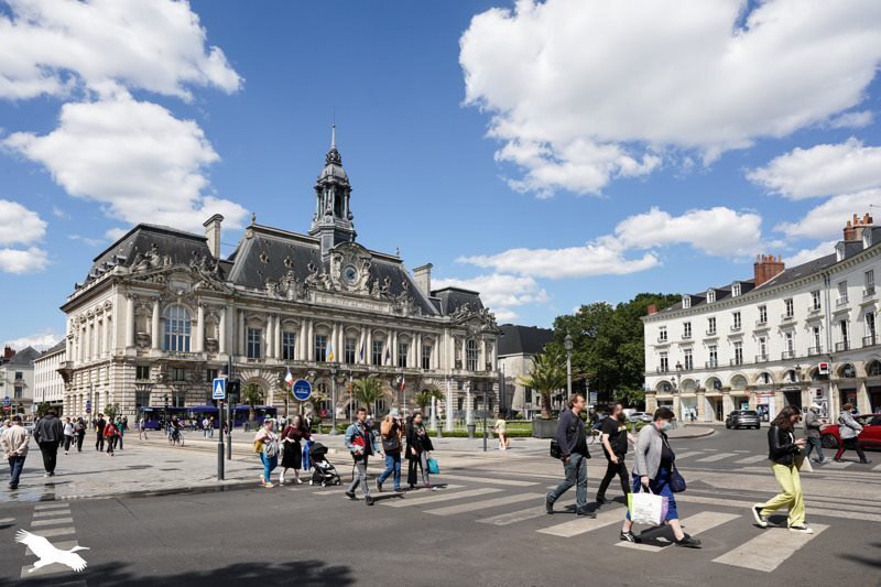 Commerce de détail dans Tours à louer - Photo du bâtiment - Image 1 de 1