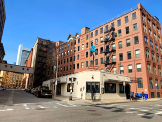 Plus de détails pour 324 A St, Boston, MA - Vente au détail à louer