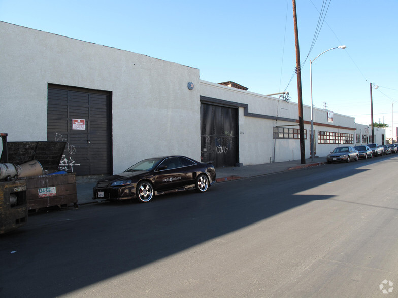 Union Pacific Ave & E 15th St portfolio of 4 properties for sale on LoopNet.ca - Primary Photo - Image 2 of 3