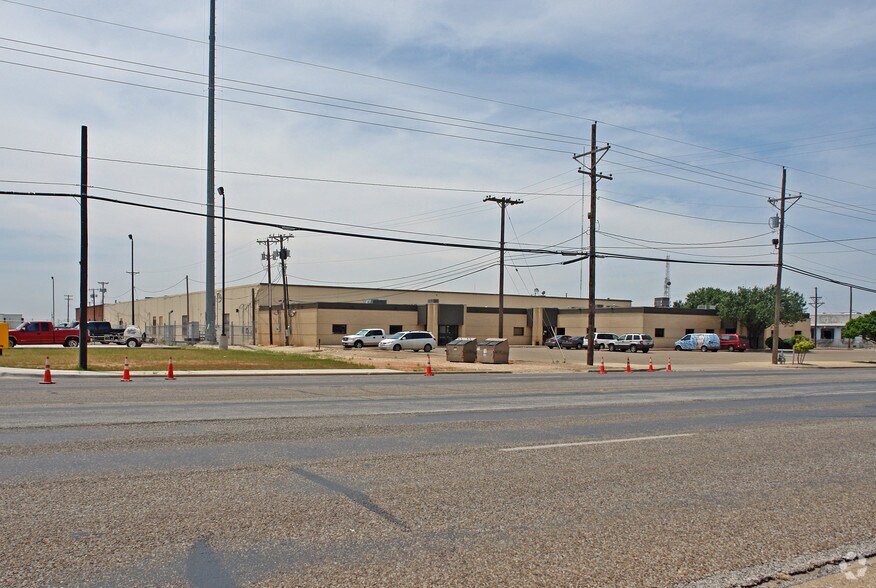 500 E 50th St, Lubbock, TX à louer - Photo du bâtiment - Image 3 de 5
