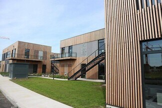 Plus de détails pour Local d'activités à louer