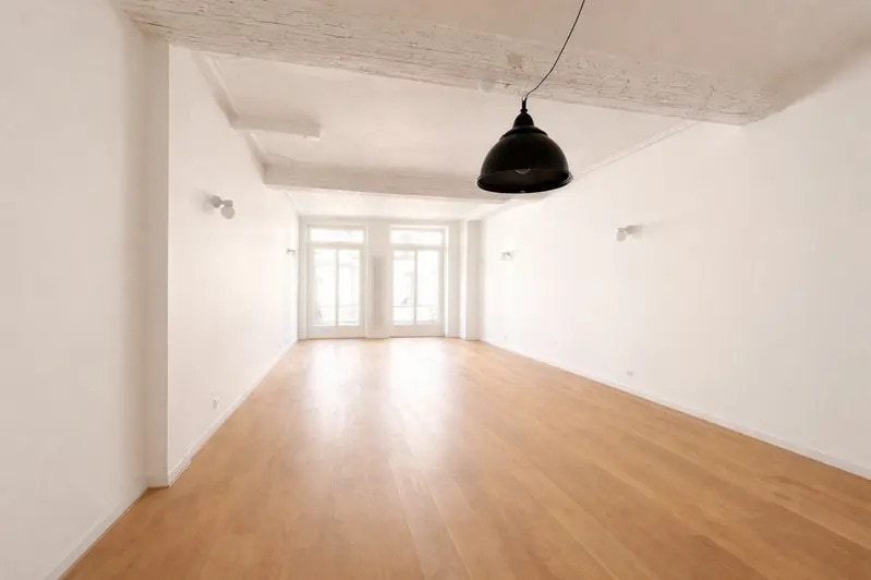 Office in Paris for lease Interior Photo- Image 1 of 7