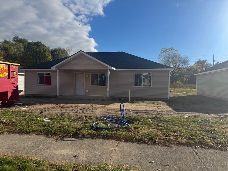 23274 Wellington Ave, Warren, MI for sale - Primary Photo - Image 1 of 1