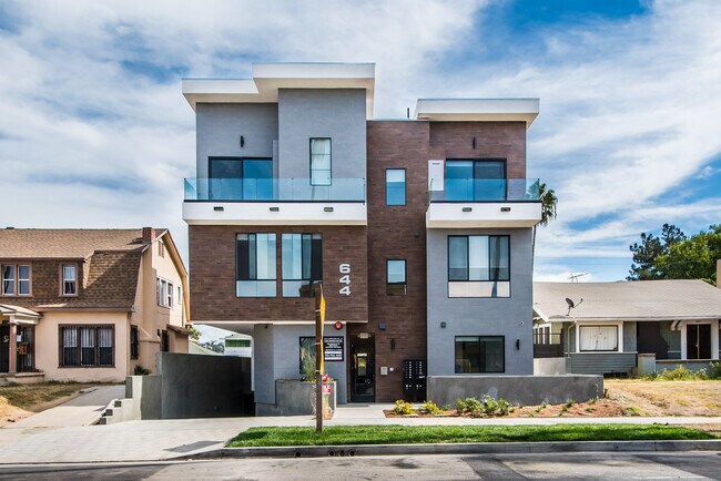 Plus de détails pour 644 N Normandie Ave, Los Angeles, CA - Multi-résidentiel à vendre