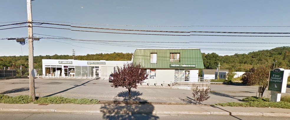 701 Bedford Rd, Bedford Hills, NY for lease - Building Photo - Image 1 of 9