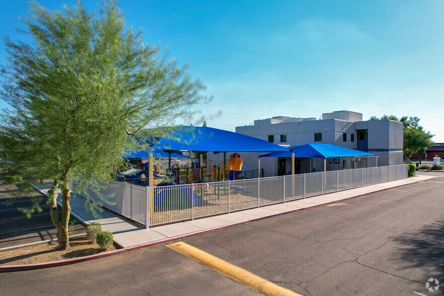 1365 S Gilbert Rd, Mesa, AZ à vendre - Photo du bâtiment - Image 3 de 6
