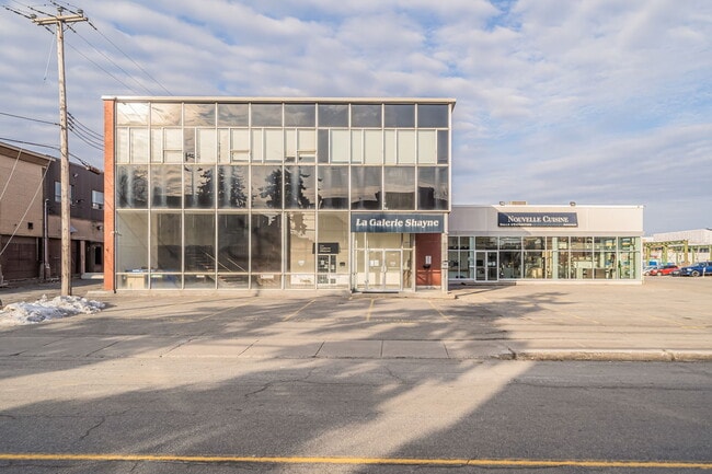 Plus de détails pour 5441-5471 Av Royalmount, Mont-Royal, QC - Bureau, Industriel à louer