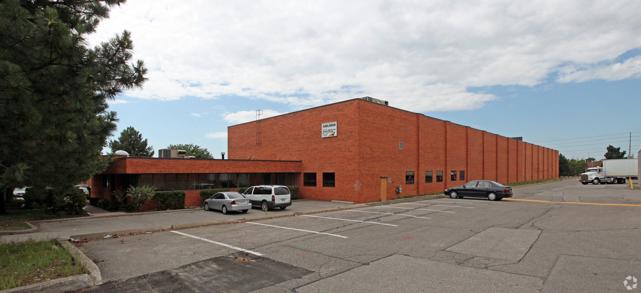 1024 Westport Cres, Mississauga, ON for sale Primary Photo- Image 1 of 1