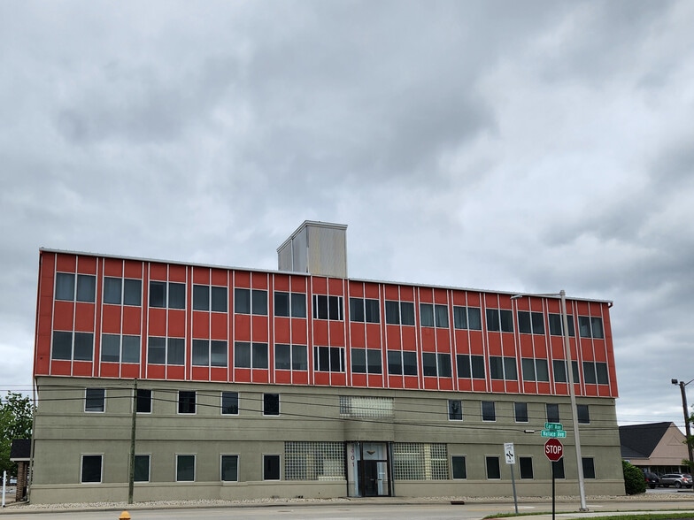 401 S Earl Ave, Lafayette, IN for lease - Building Photo - Image 1 of 29