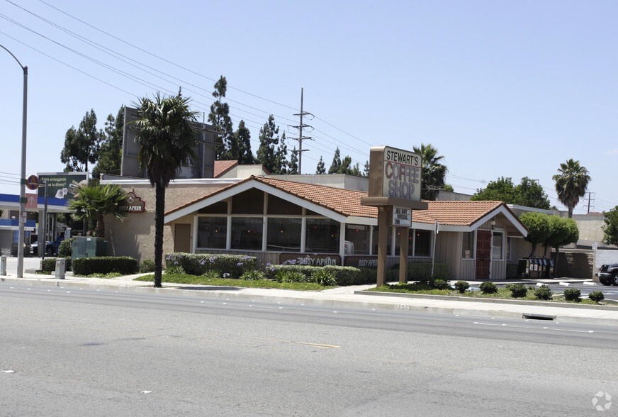 1221 E Lincoln Ave, Anaheim, CA à vendre - Photo principale - Image 1 de 1