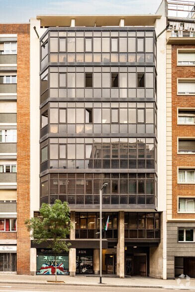 Avinguda de la Riera de Cassoles, 54, Barcelone, Barcelona à louer - Photo du bâtiment - Image 2 de 4
