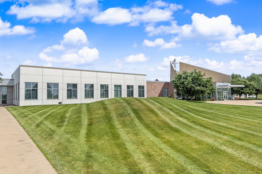 2301 Rittenhouse St, Des Moines, IA for sale - Building Photo - Image 3 of 7