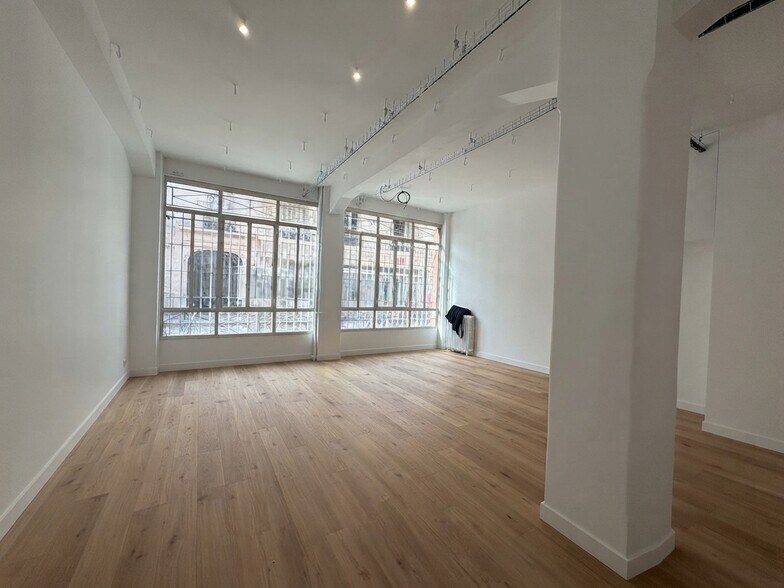 10 Rue Des Bluets, Paris for lease - Building Photo - Image 1 of 3