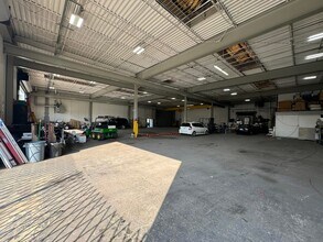 4451 W Kinzie St, Chicago, IL for lease Interior Photo- Image 2 of 2