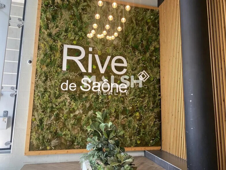 Office in Lyon for lease - Building Photo - Image 3 of 11