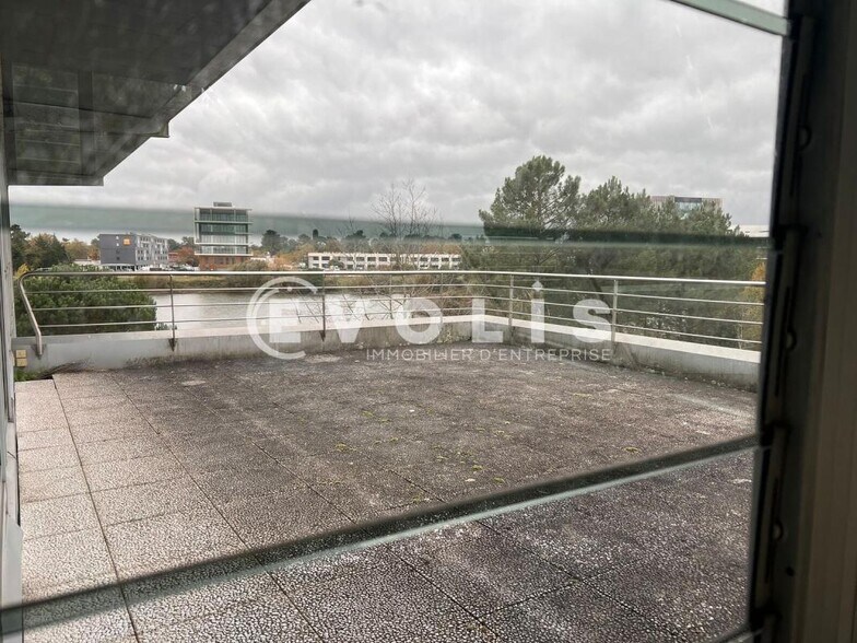 Office in Mérignac for lease - Building Photo - Image 1 of 4