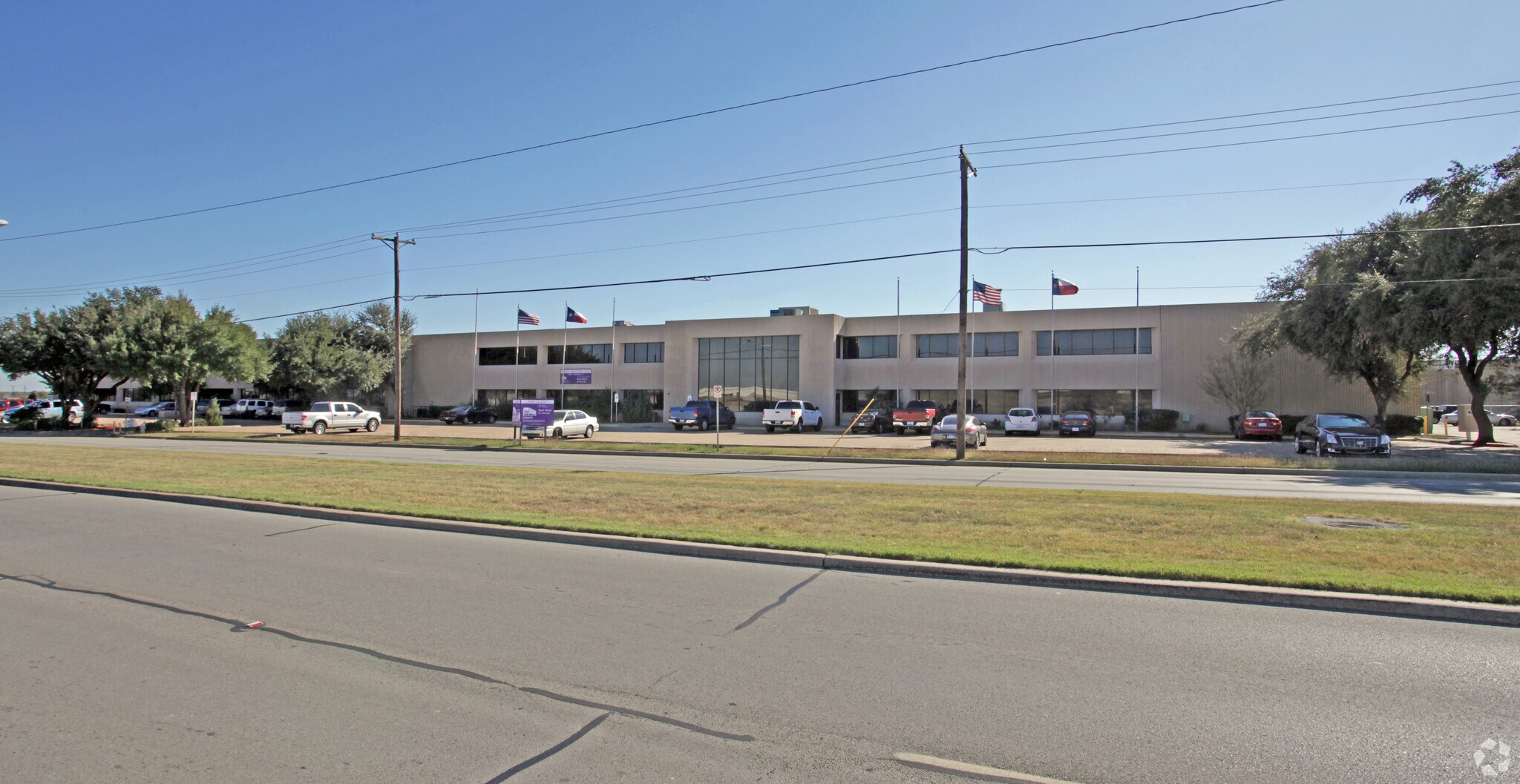 1400 Everman Pky, Fort Worth, TX à louer Photo du bâtiment- Image 1 de 18