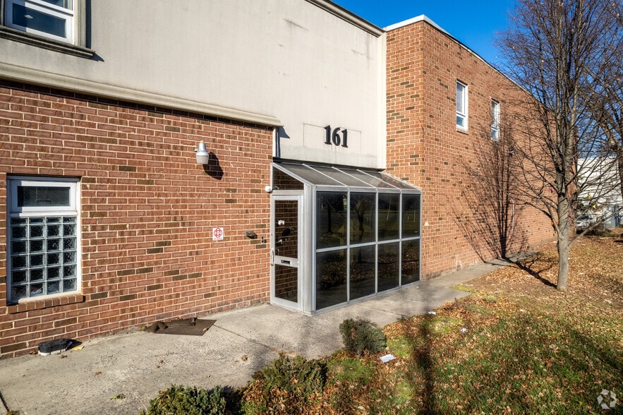 161 Helen St, South Plainfield, NJ for lease - Building Photo - Image 3 of 8
