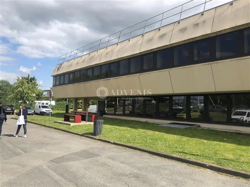 Office in Roissy-en-France for lease Building Photo- Image 1 of 9