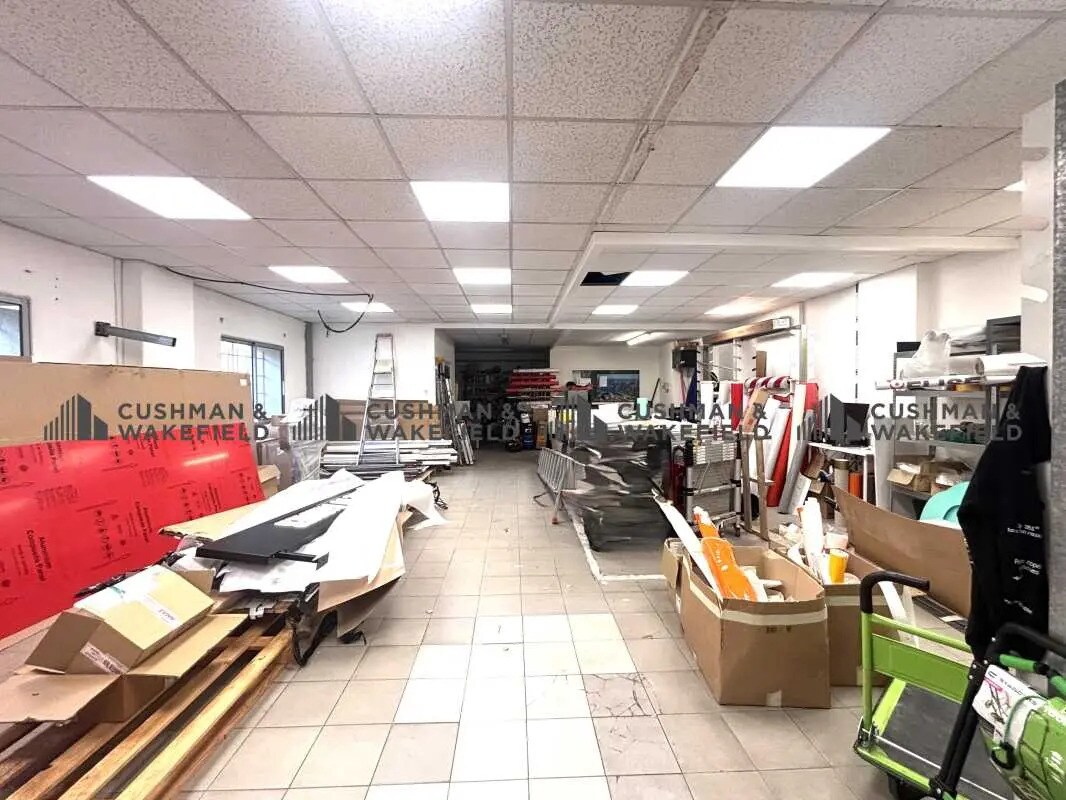 151 Avenue Ibrahim Ali ( 1977-1995), Marseille for lease Interior Photo- Image 1 of 5