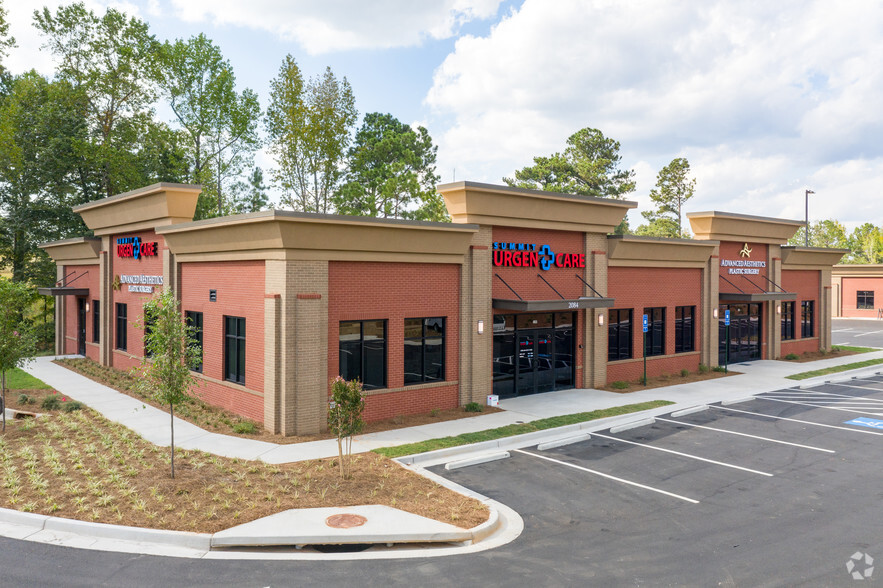 2084 Newnan Crossing Blvd, Newnan, GA for lease - Primary Photo - Image 1 of 2