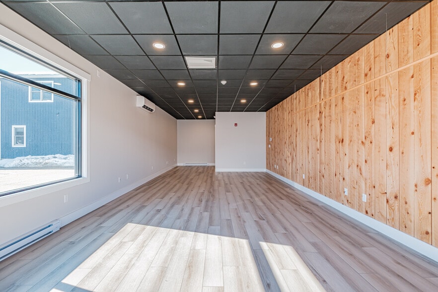261-263 Main St, Bridgton, ME for lease - Building Photo - Image 2 of 10