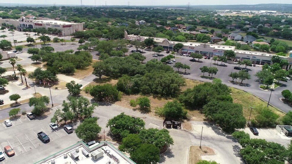 Bandera Road at Loop, San Antonio, TX à vendre - Vidéo sur l’inscription commerciale - Image 2 de 5
