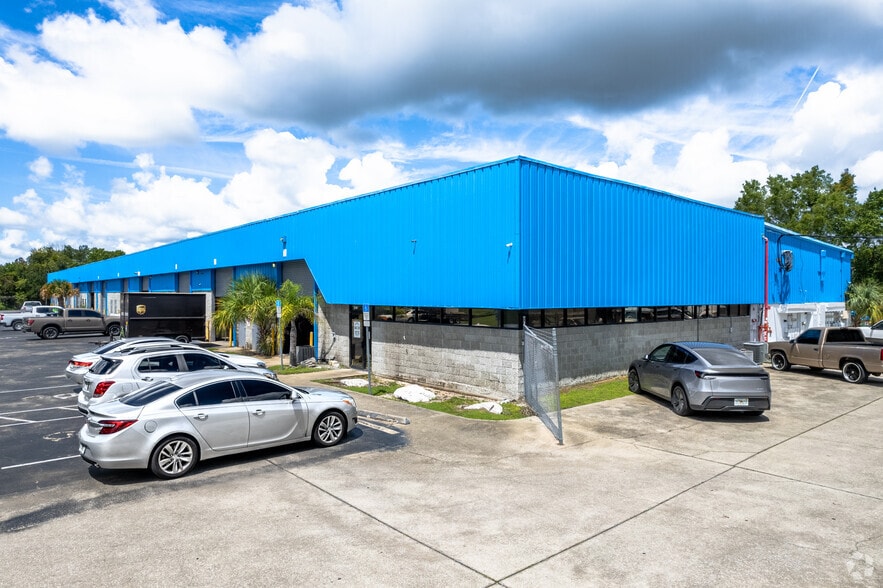 300 Northstar Ct, Sanford, FL for lease - Building Photo - Image 2 of 14