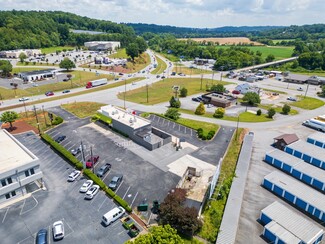 Plus de détails pour 513 Curtis Bridge Rd, Wilkesboro, NC - Vente au détail à vendre