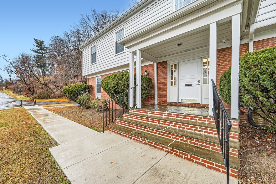3701 Court House Dr, Ellicott City, MD à louer - Photo du bâtiment - Image 3 de 20