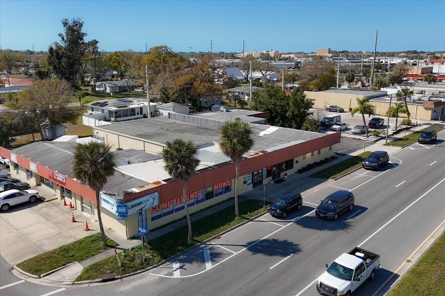 738 -744 E Venice Ave, Venice, FL for sale - Building Photo - Image 3 of 8