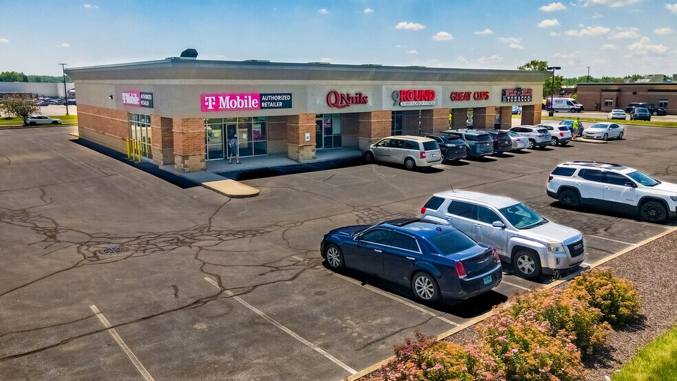 10446-10458 Maysville Rd, Fort Wayne, IN à louer - Photo du bâtiment - Image 3 de 6