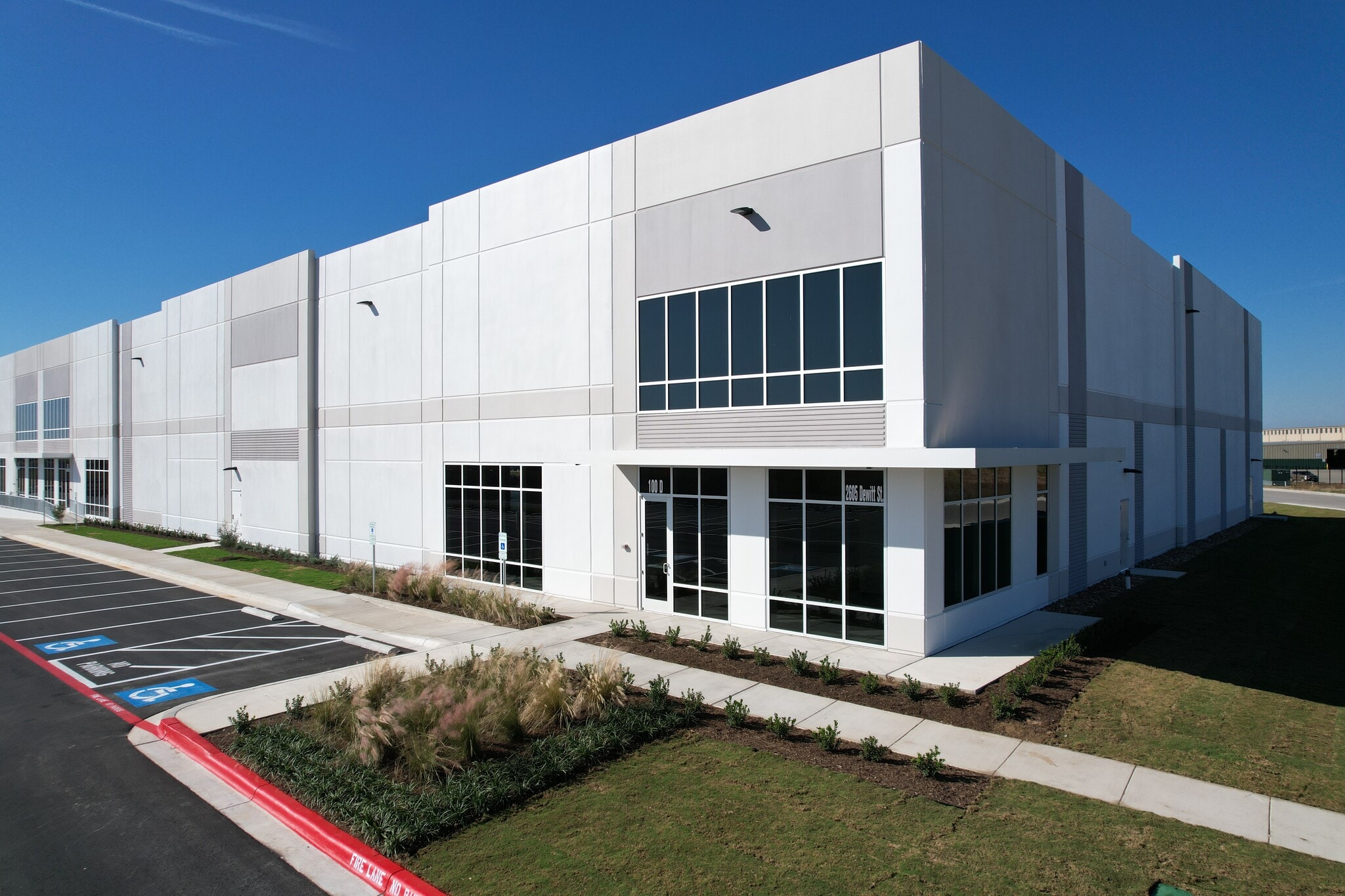 2605 Dewitt St, Lockhart, TX for lease Building Photo- Image 1 of 19