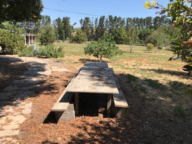 165 Leslie St, Los Alamos, CA for lease - Building Photo - Image 3 of 7