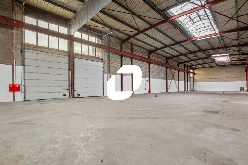 28 Rue Jacques Robert, Le Thillay for lease Interior Photo- Image 1 of 6