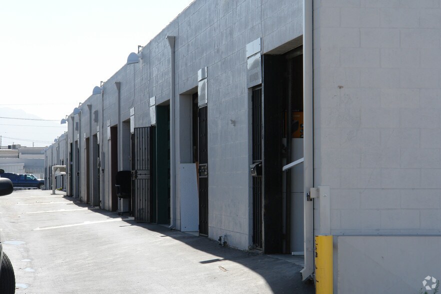 7350 Atoll Ave, North Hollywood, CA à louer - Photo du bâtiment - Image 2 de 2