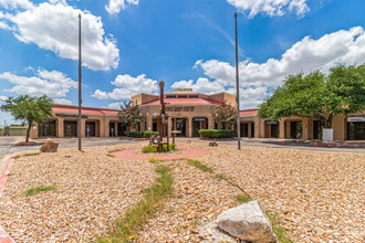 16333 S Great Oaks Dr, Round Rock, TX for lease Building Photo- Image 2 of 5