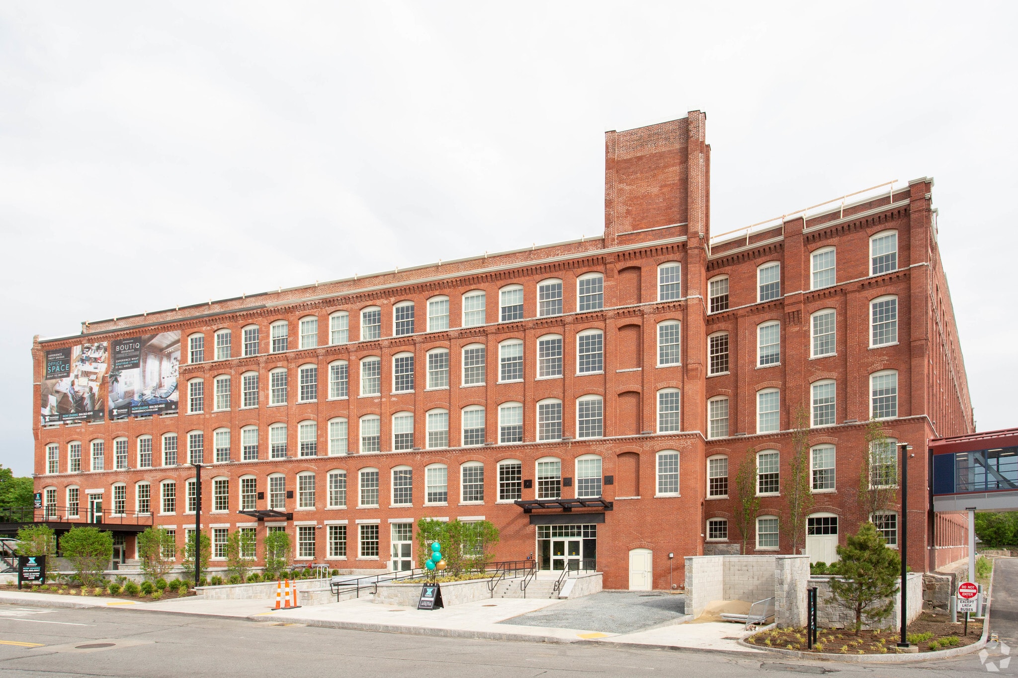 Thorndike Exchange + The Heights portfolio of 2 properties for sale on LoopNet.ca Primary Photo- Image 1 of 3