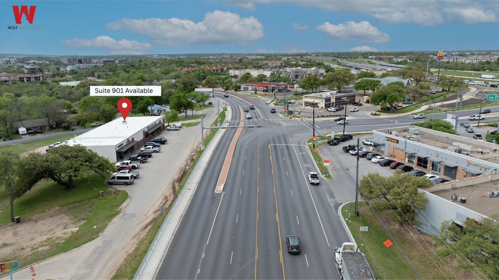 901-905 N Austin Ave, Georgetown, TX à louer - Photo du bâtiment - Image 3 de 9
