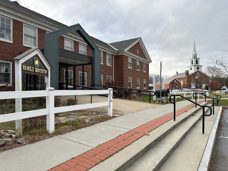 5 Carver St, Brandon, VT à louer - Photo du bâtiment - Image 3 de 7