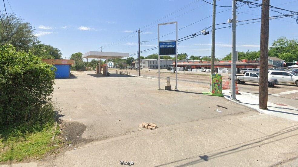 4350 Airline Dr, Houston, TX for lease - Building Photo - Image 2 of 4