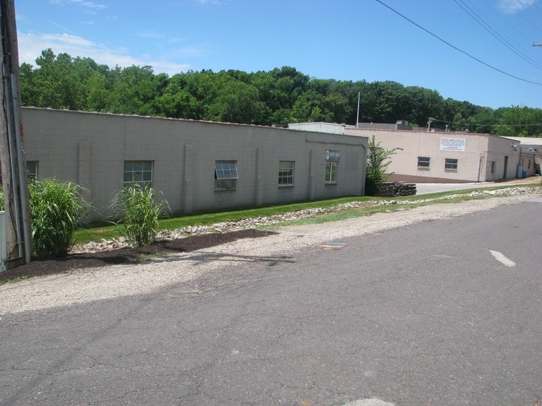 9531-9551 Watson Industrial Park, Crestwood, MO for sale - Building Photo - Image 3 of 5