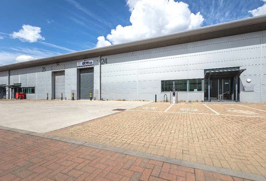 Ockham Dr, Greenford for lease - Building Photo - Image 2 of 5