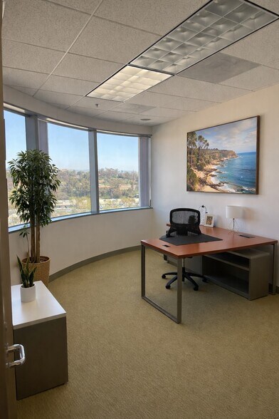 28202 Cabot Rd, Laguna Niguel, CA à louer - Photo du bâtiment - Image 2 de 16