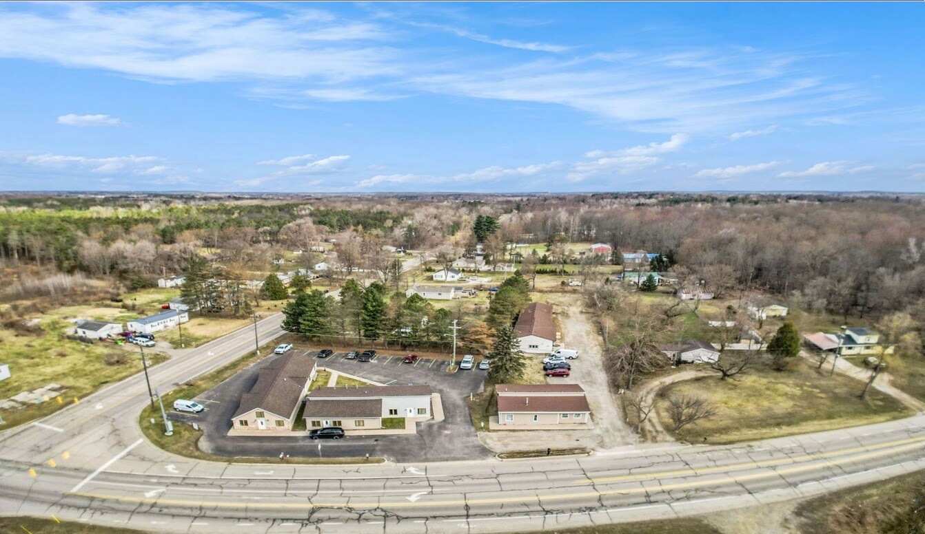 Office in Lapeer, MI for sale Building Photo- Image 1 of 1