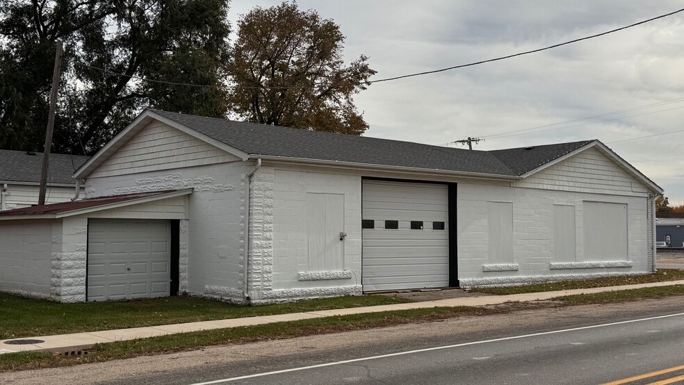 105 Center St, Maple Park, IL for sale - Building Photo - Image 2 of 7
