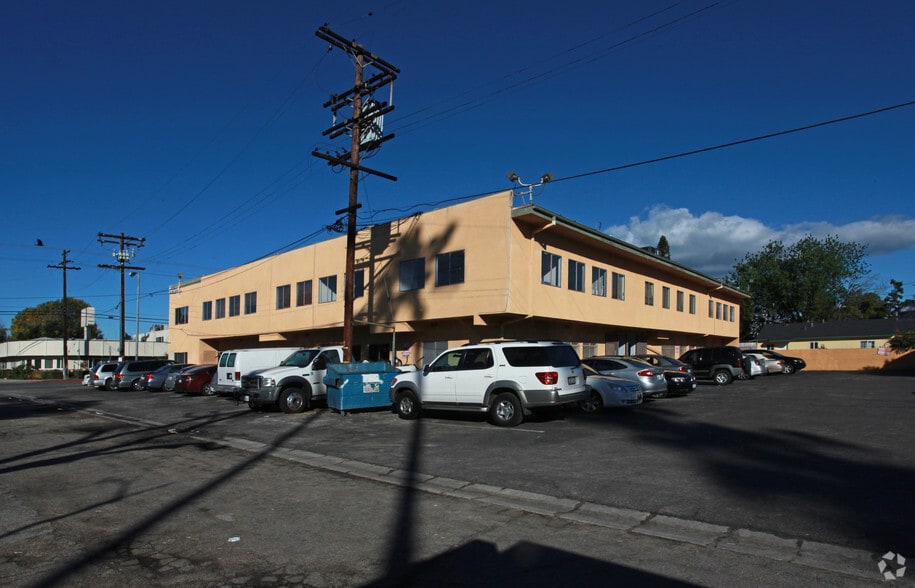 6308 Woodman Ave, Van Nuys, CA for lease - Building Photo - Image 2 of 7
