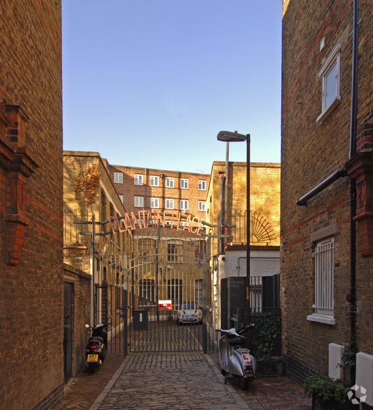 Plantain Pl, London for lease - Building Photo - Image 2 of 11