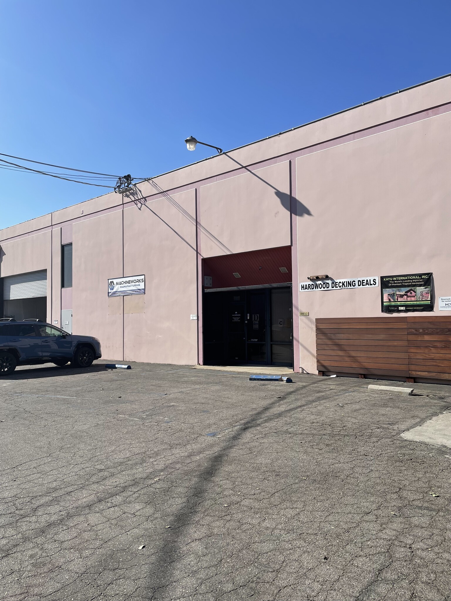 20540 Superior St, Chatsworth, CA for lease Building Photo- Image 1 of 8